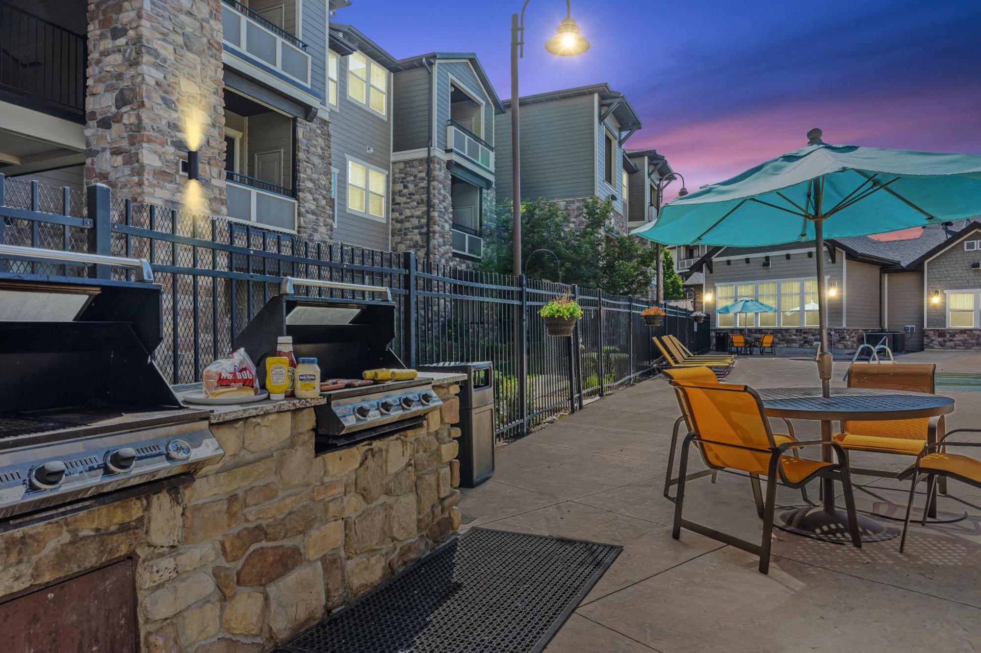 Butterfly Themed Kings Apartment With Private Garage & Access To Lux Hot Tub, Bbq & Gym South Jordan Exteriér fotografie